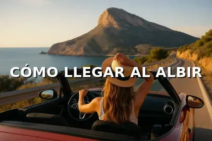 Mujer conduciendo un descapotable hacia la Serra Gelada en El Albir, Costa Blanca